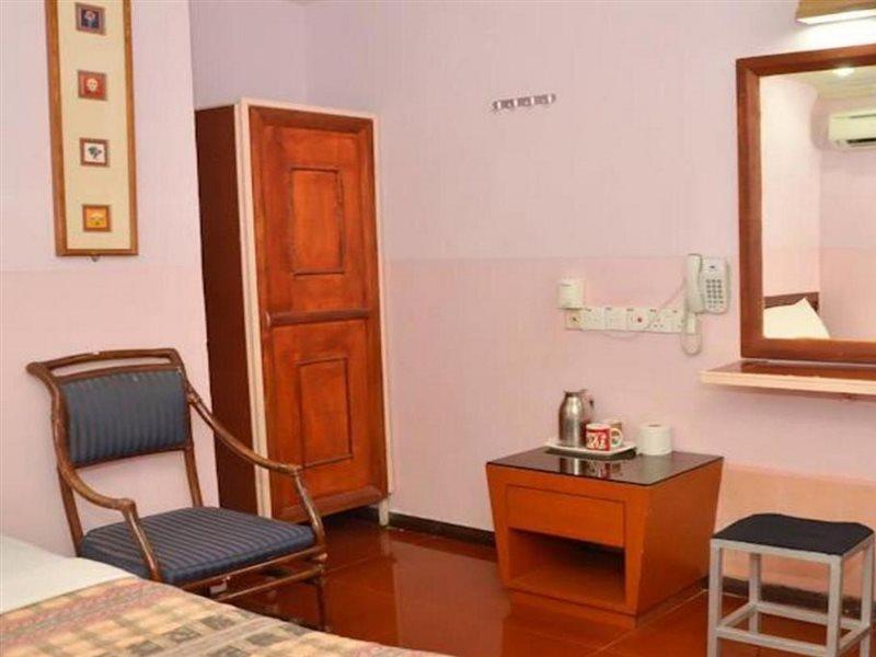 J &J Hotel Kota Kinabalu Ngoại thất bức ảnh